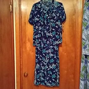 Sleeveless dress with cover